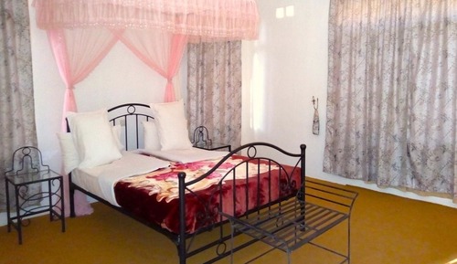Habitación estándar con 1 cama doble o 2 individuales