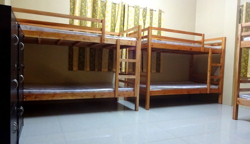 Habitación (with Multiple Beds)