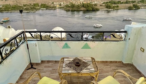 Deulex nile view room