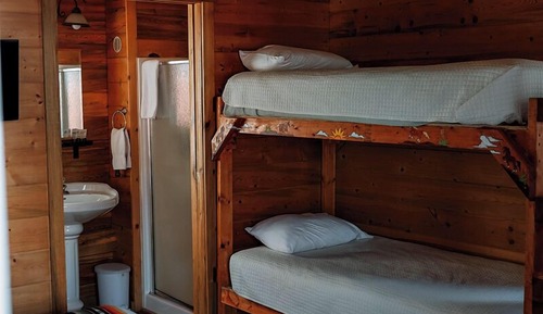 Cabaña clásica, varias camas, junto a la montaña