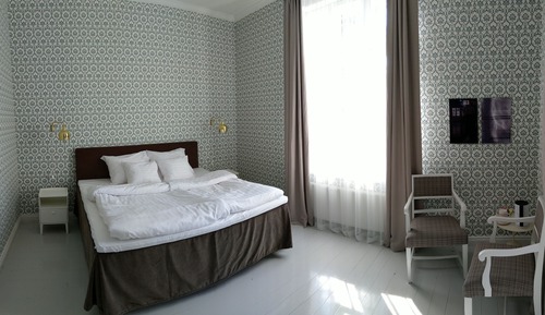 Suite exclusiva, 1 cama de matrimonio grande con sofá cama