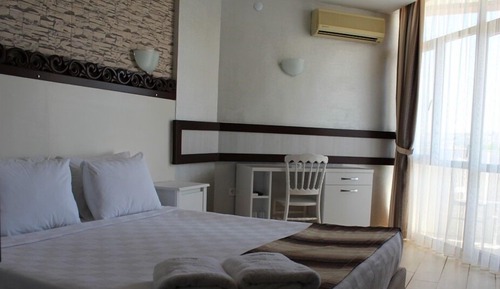 Habitación estándar con 1 cama doble o 2 individuales
