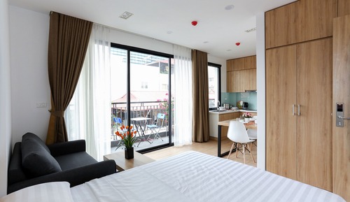 Estudio superior, 1 cama de matrimonio grande, vistas a la ciudad