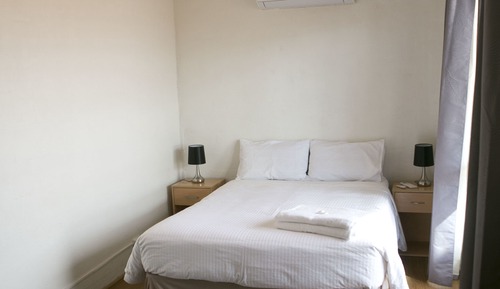 Habitación (Semi Self-Contained)