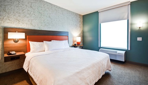 Suite, 1 cama de matrimonio grande (Mobility & Hearing, Roll-in Shower)