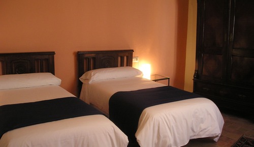 Habitación con 2 camas individuales