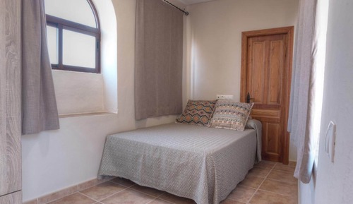 Doble Economica (baño privado fuera de la habitación)