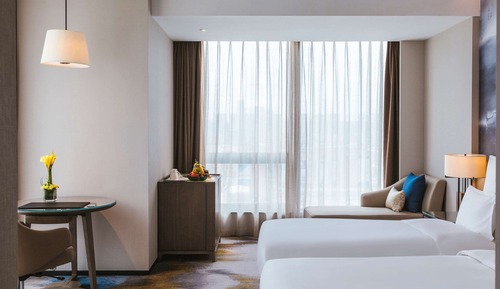 Habitación Deluxe, varias camas, vistas a la ciudad (Premium)
