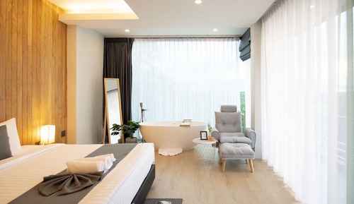 Habitación Deluxe, bañera, junto a la piscina