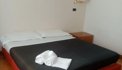 Habitación económica con 1 cama doble o 2 individuales