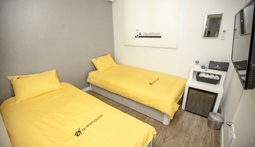Habitación con 2 camas individuales