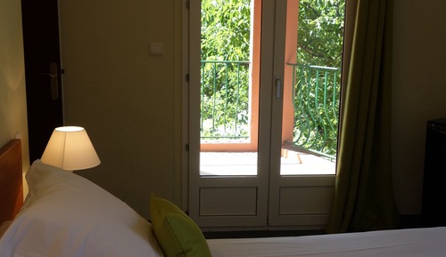 Habitación estándar con 1 cama doble o 2 individuales, terraza