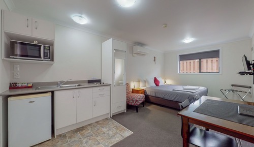 Estudio ejecutivo, 1 cama de matrimonio grande