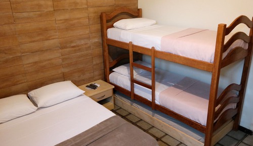 Habitación cuádruple estándar, varias camas, planta baja