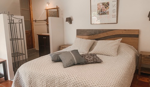 Habitación estándar doble, 1 cama de matrimonio, vistas a la piscina