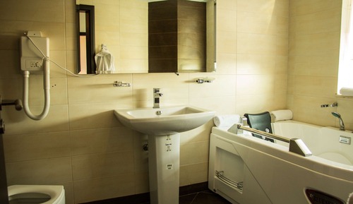 Suite familiar, 1 cama de matrimonio grande, no fumadores (Living Room)