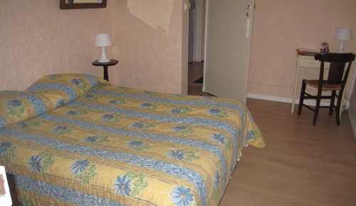 Habitación doble, baño privado (Chambre Rémi)