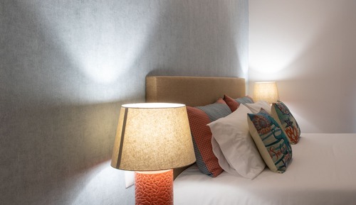 Habitación básica con 1 cama doble o 2 individuales, baño privado