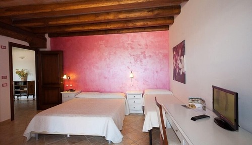 Habitación Confort con 1 cama doble o 2 individuales