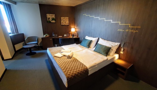 Habitación superior con 1 cama doble o 2 individuales