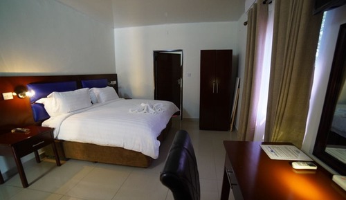 Habitación superior con 1 cama doble o 2 individuales