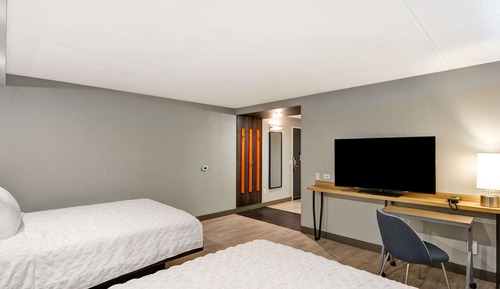 Habitación, 2 camas de matrimonio, accesible para personas con discapacidad (Hearing)
