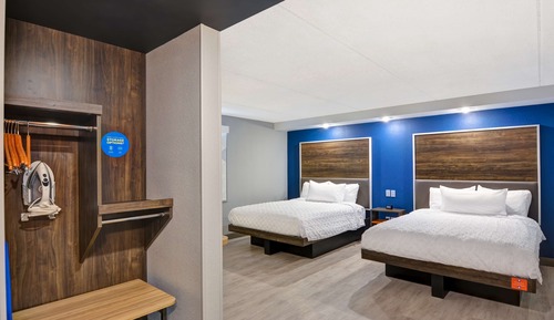 Habitación, 2 camas de matrimonio, accesible para personas con discapacidad, bañera