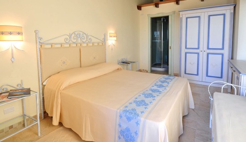 Habitación con 1 cama doble o 2 individuales, terraza, vistas al mar