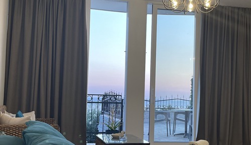 Estudio superior, 2 habitaciones, balcón, vistas al mar