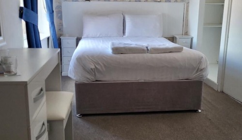 Habitación básica doble, baño privado