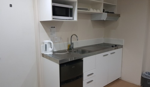 Double Lockable Room with Private Bathroom in Shared Two-Bedroom Apartment (No self isolation)