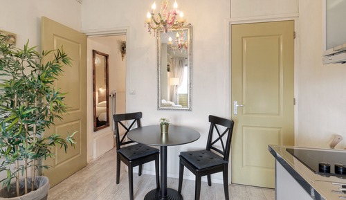 Apartamento económico, 1 habitación, cocina básica