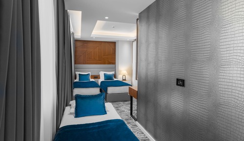 Family Room  with Free Parking
