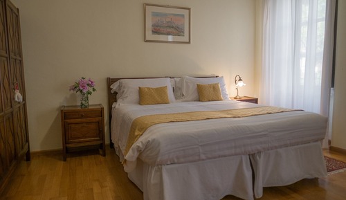 Habitación superior con 1 cama doble o 2 individuales (Castalderia)