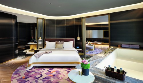 Suite, 1 cama de matrimonio grande (Waterfall View)