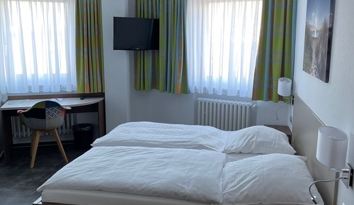 Habitación Business cuádruple, 1 cama de matrimonio grande con sofá cama, no fumadores