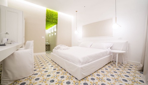 Habitación estándar, 1 cama de matrimonio grande, baño privado, vistas al patio