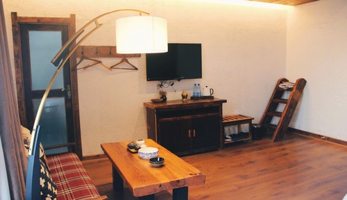 Habitación clásica con 2 camas individuales, vistas a la montaña