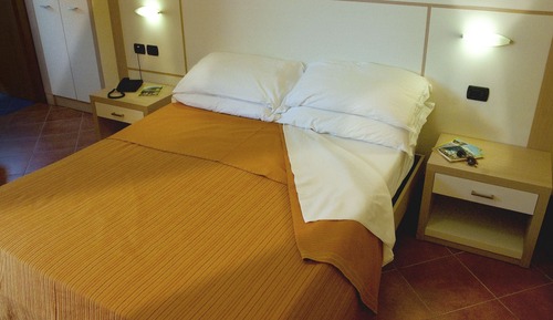 Habitación Deluxe doble, acceso a la piscina