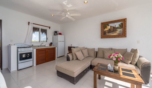 Apartamento básico, 1 habitación, cocina básica, frente a la playa