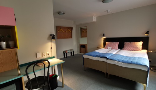 Habitación superior con 1 cama doble o 2 individuales, 2 camas individuales