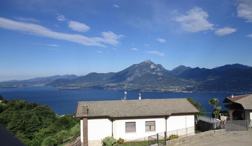 Habitación básica con 1 cama doble o 2 individuales, vistas al lago