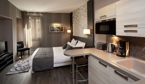 Estudio superior, baño privado (Meursault)