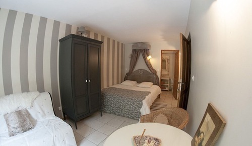 Habitación Confort doble, baño privado (Cristal)