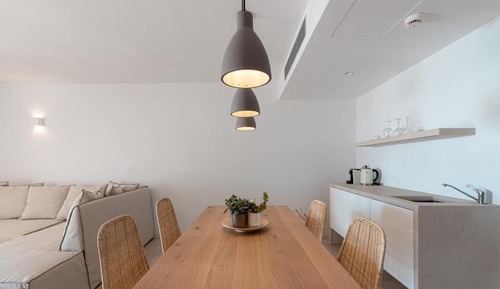Suite estándar, 1 habitación, no fumadores, vistas parciales al mar