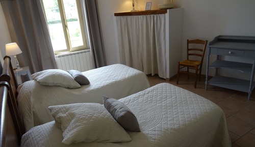 Habitación Confort con 1 cama doble o 2 individuales (Fanny)
