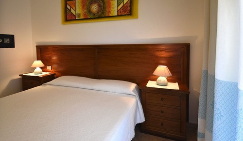 Habitación triple clásica, en una planta alta