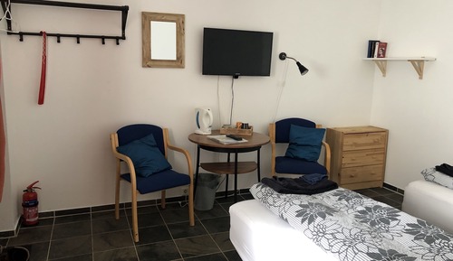 Habitación estándar con 1 cama doble o 2 individuales, baño privado