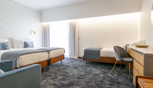 Habitación cuádruple, balcón