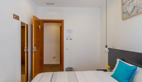 Habitación Confort, baño compartido
